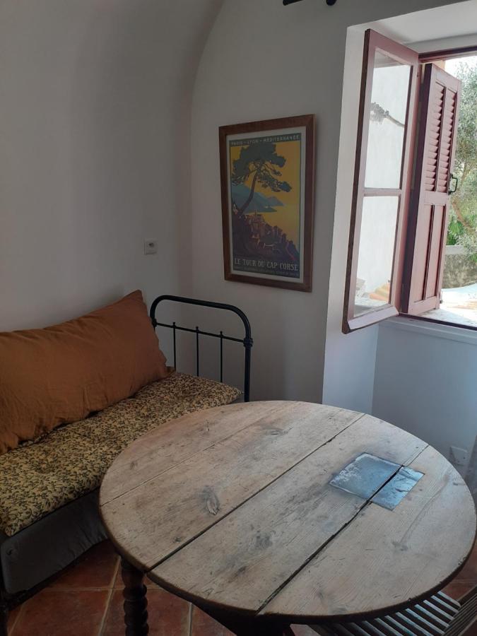 U Castellu Guesthouse アルガジョラ エクステリア 写真